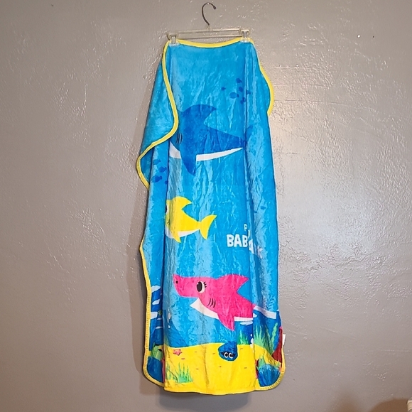 Baby Shark Colorful Print Soft & Fuzzy Blanket EUC 48" X 36" - Picture 1 of 8